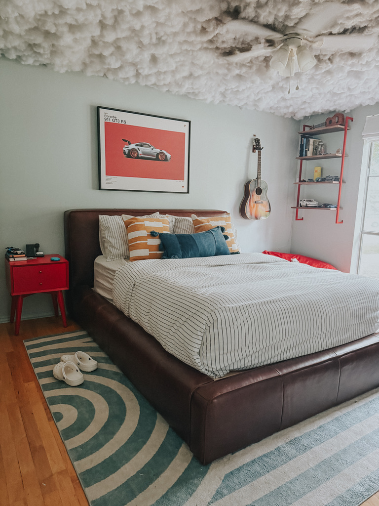 teen car room